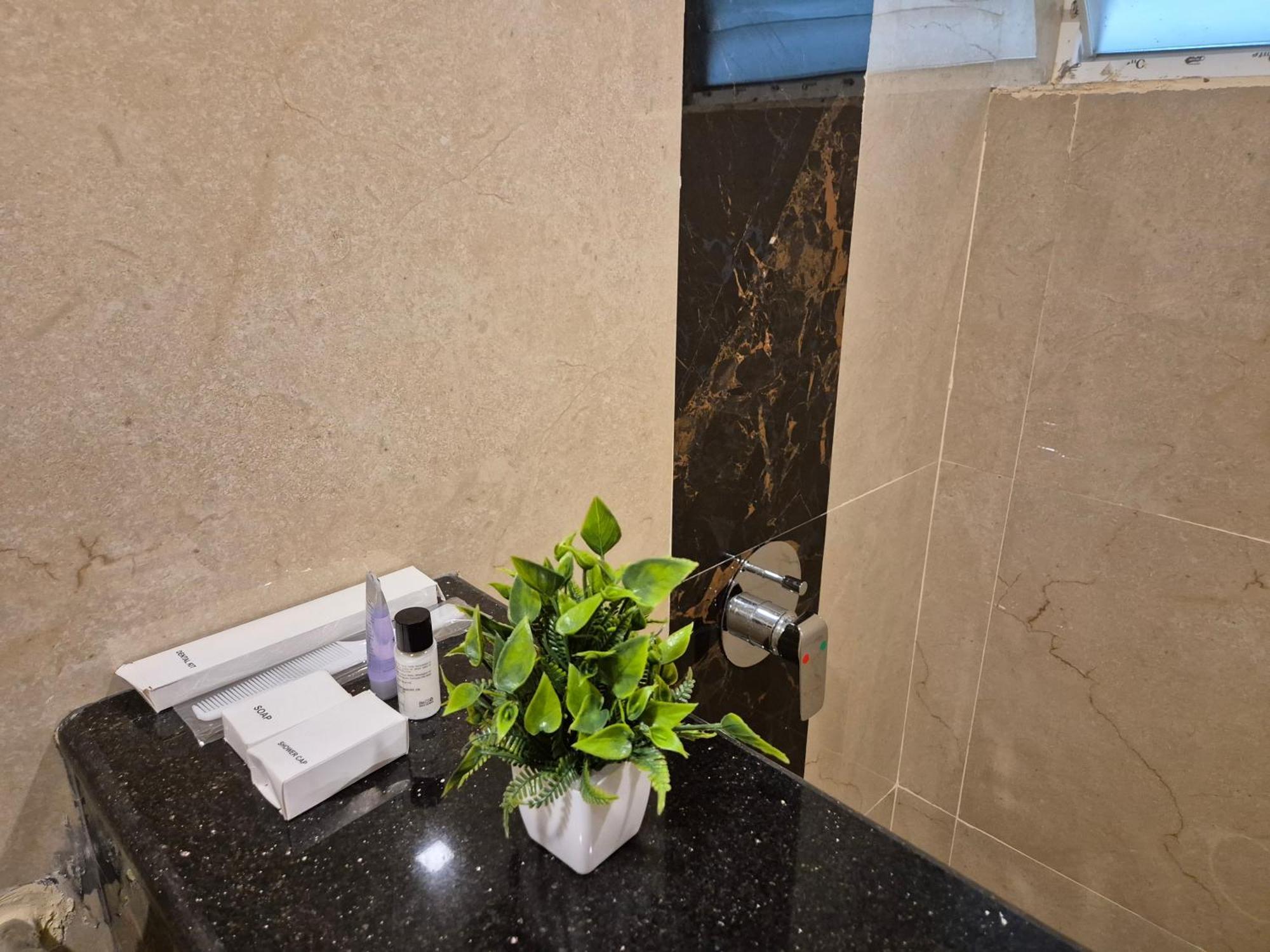 Hotel Janas Tirupati Exterior foto